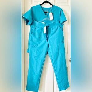 Figs Women's Teal matching set medium and medium petite